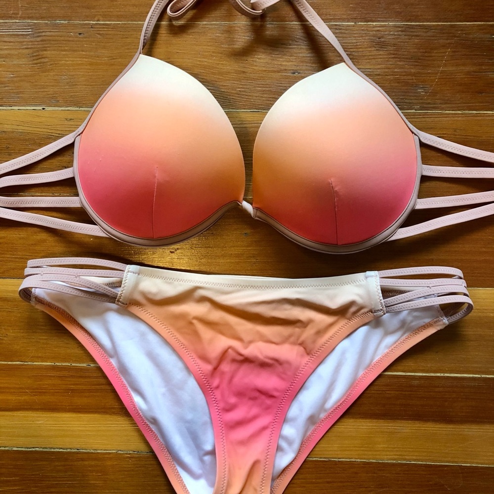 Cute Shade & Shore two piece ombré bikini! Top size 34DD, bottoms size large.